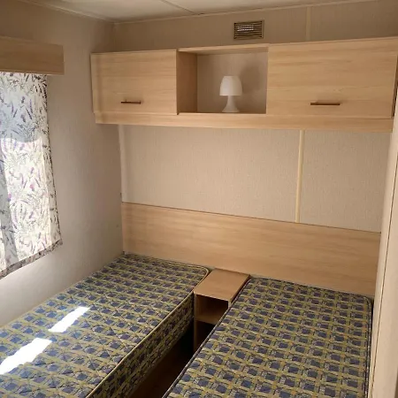 Lawendowa Przystan Wicko 3 Km Od Miedzyzdrojow キャンプ場 ミエンジズドロイェ